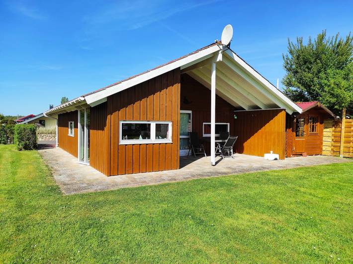 Ferienhaus für 4 Personen, mit Whirlpool und Terrasse sowie Garten und Sauna