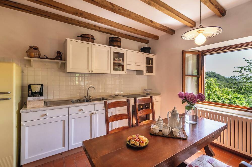 Casa Paolina, pierre rustique pour 4 personnes à la campagne in Ortignano Raggiolo, Casentino