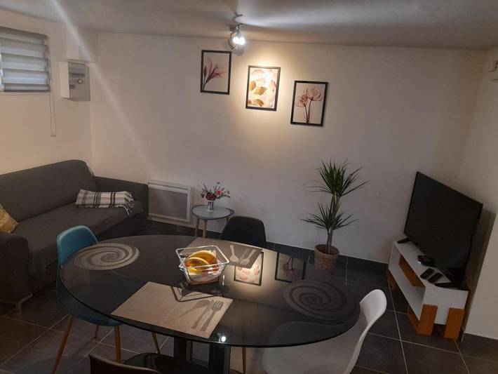 Gîte pour 2 personnes, avec terrasse à Villeneuve-le-Roi - 2
