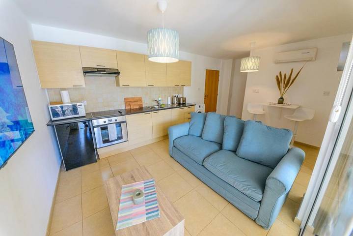 Appartement de vacances pour 4 personnes, avec piscine et balcon, animaux acceptés