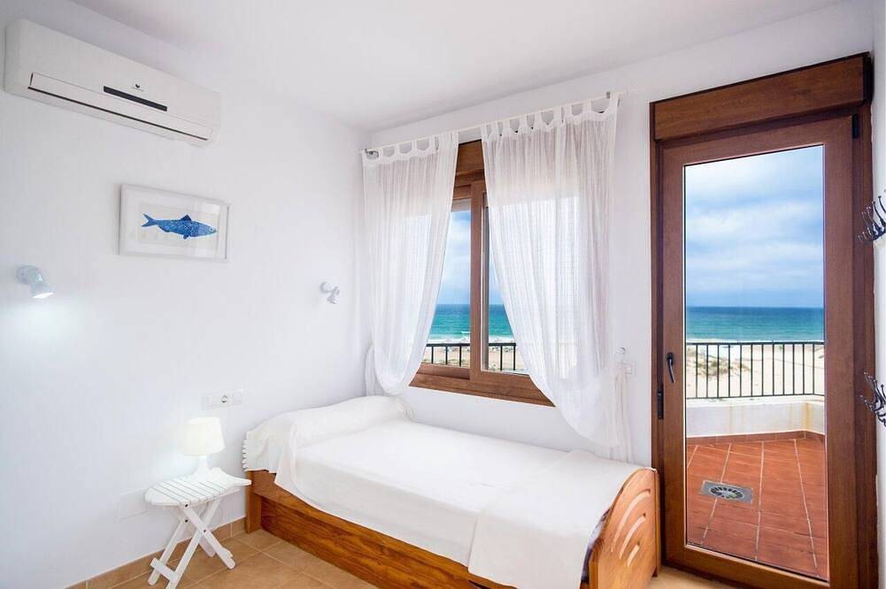 Ganze Wohnung, Hervorragende Wohnung in der 1. Linie des Strandes, im Dorf Zahara in Playa Zahara de los Atunes, Barbate