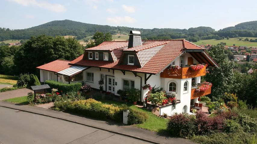 Ferienwohnung für 4 Personen, mit Garten und Terrasse in Hilders - 2