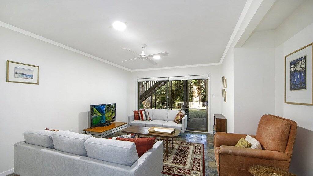 Pearlside by Holidayco. in Pearl Beach, New South Wales