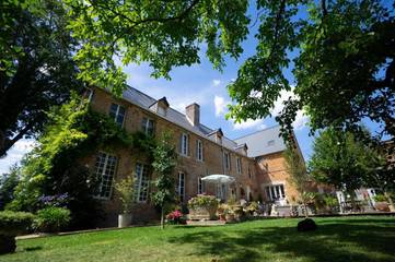 Chambre d’hôte pour 2 personnes, avec vue ainsi que piscine et jardin dans Malzy
