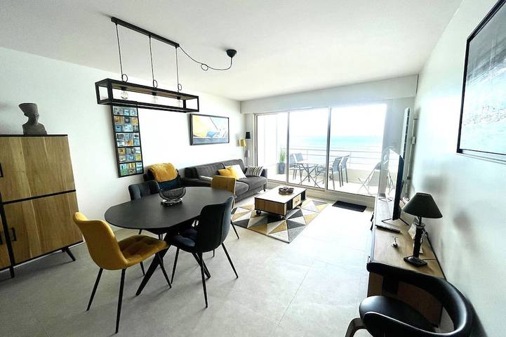 Apartamento entero, Moderno apartamento frente al mar con garaje y WiFi gratuito in Les Sables-d'Olonne, Vandea