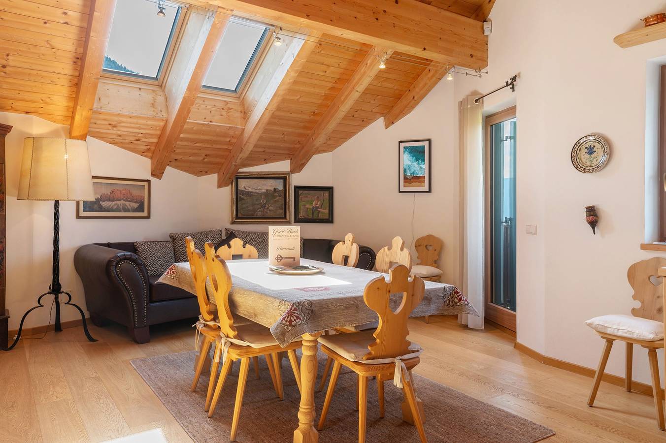 Ganze Wohnung, Ferienwohnung 'Mascheshof' mit Bergblick, Privatem Garten und Wi-Fi in Villnöß, Dolomiti Superski