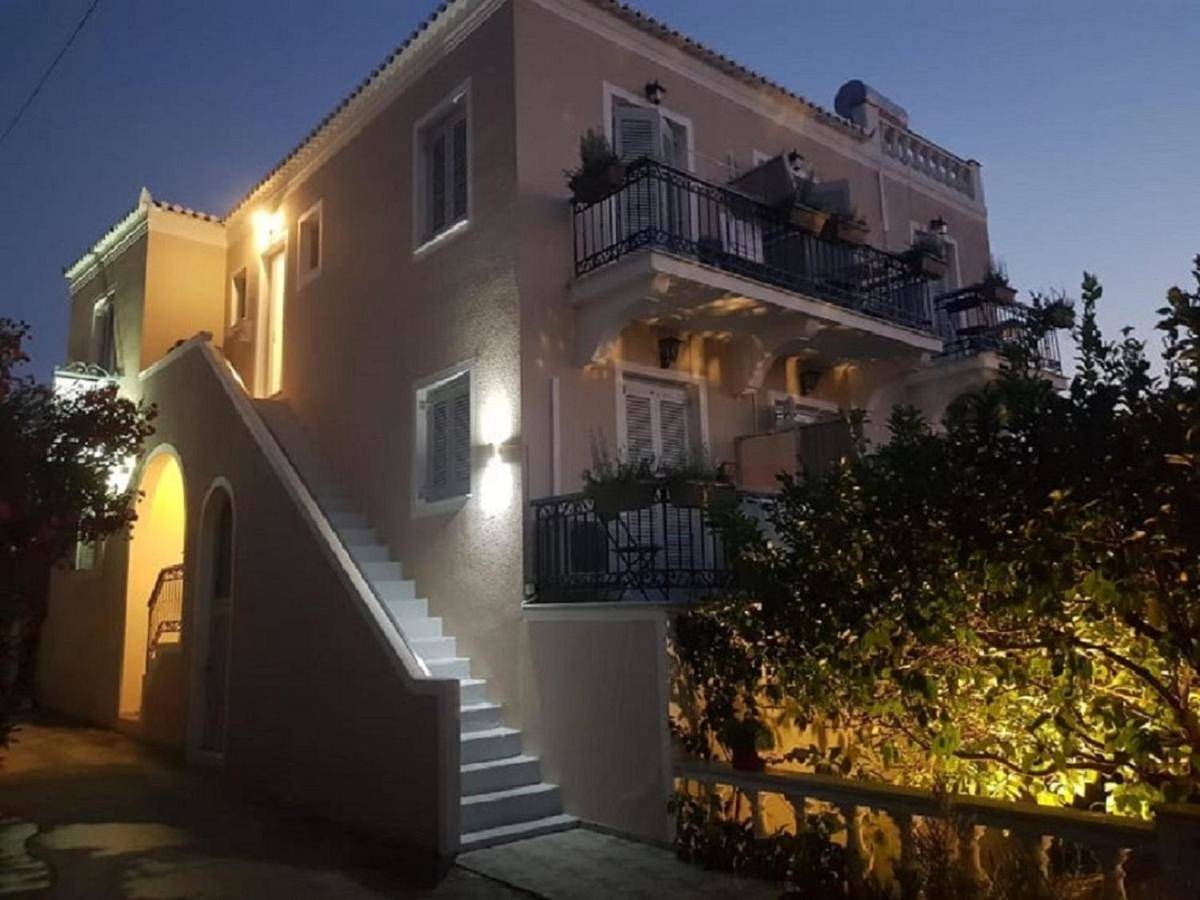 Maison d’hôte pour 5 personnes avec terrasse in Spetses Ville, Spetses