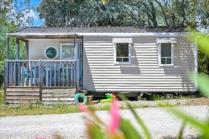 Camping pour 5 personnes, avec bassin pour enfant et piscine