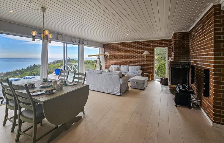 Ferienhaus für 8 Personen mit Ausblick in Larvik
