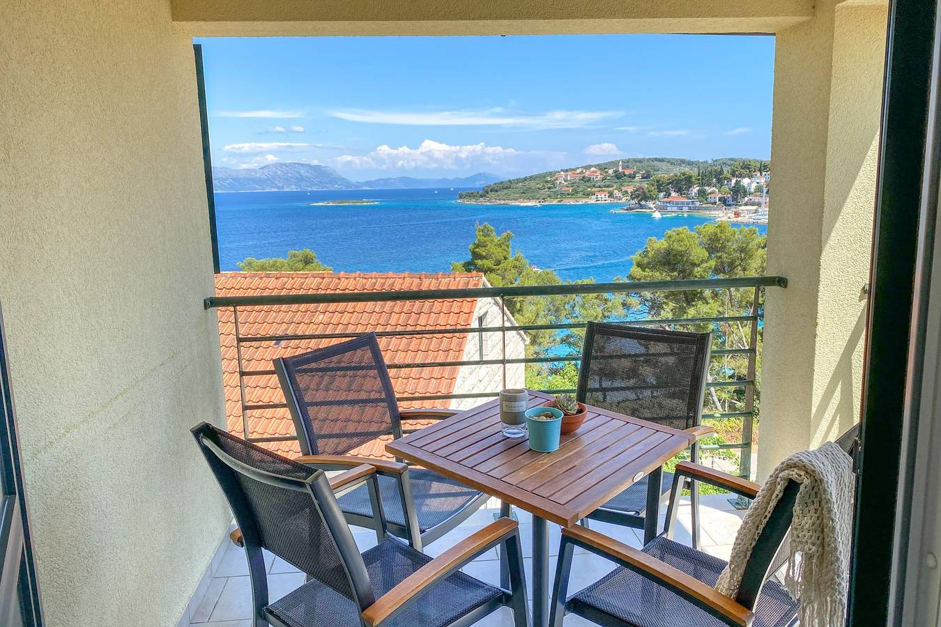 Ganze Wohnung, Öko-Ferienwohnung Sonnenschein - The Sea für 4 in Lumbarda, Korcula