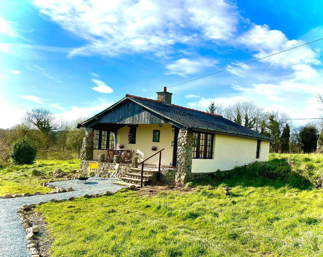 Idyllic Country Cottage in Lohuec, Région de Guingamp