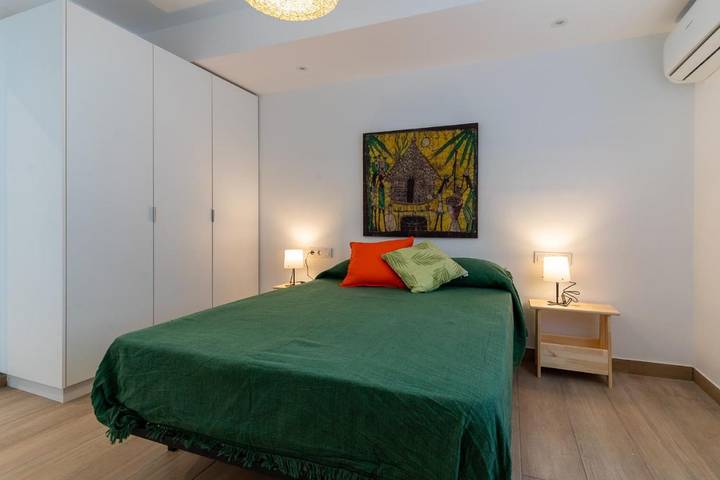 Location de vacances pour 6 personnes, avec bassin pour enfant et jardin ainsi que piscine et terrasse, animaux acceptés à Sant Joan d'Alacant - 3