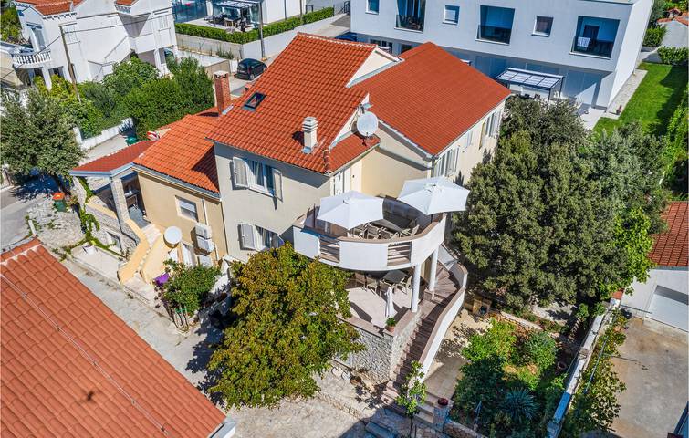 Ferienhaus für 10 Personen, mit Terrasse in Petrcane - 4