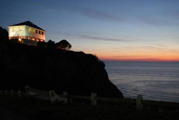 Hôtel pour 2 personnes, avec jardin et sauna ainsi que jacuzzi et terrasse, animaux acceptés dans Falaises du Bois de Cise
