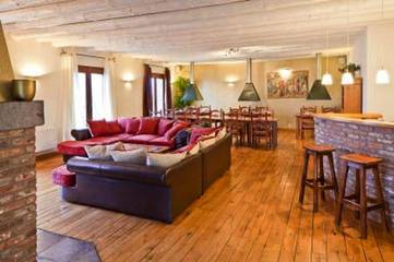 Location de vacances pour 14 personnes, avec jardin ainsi que vue et sauna, animaux acceptés à Havelange