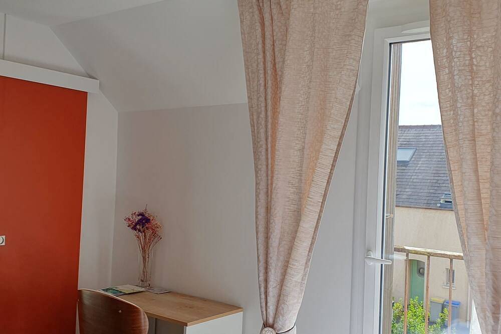 Bed and breakfast, Beaujoire district, Parc des Expositions, Parc Floral in Nantes, Nantes region