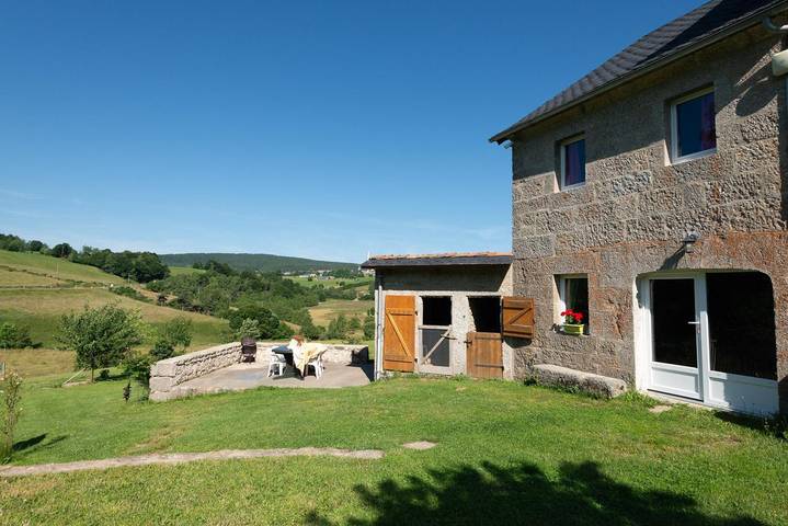 Gîte pour 3 personnes, avec Terrasse ainsi que Jardin et Vue