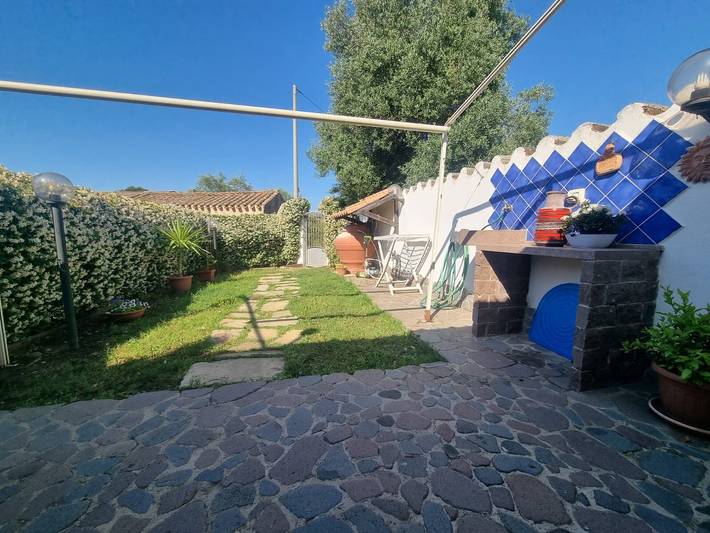 Casa Lara: Casa Vacanze con Giardino Privato e Wi-Fi in Cannigonis, Masainas