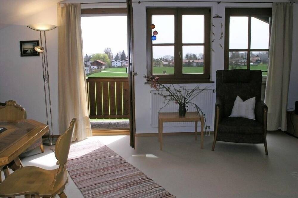 Ganze Wohnung, Ferienwohnung Nr. 2 mit 50 qm in Gollenshausen am Chiemsee, Gstadt am Chiemsee