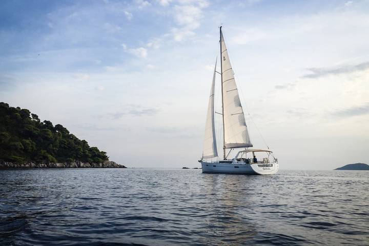Bateau pour 6 personnes dans Tivat