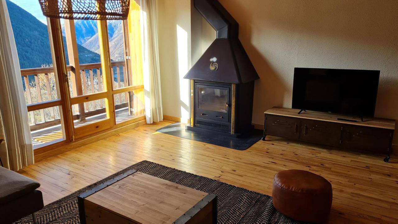 Apartamento entero, Apartment with Mountain View in Tahull, Valle de Bohí
