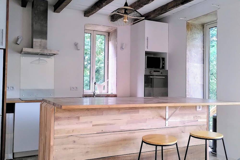 Charming newly-converted 2-bedroom cottage in the heart of south-west France in Monflanquin, Región de Villeneuve-sur-Lot