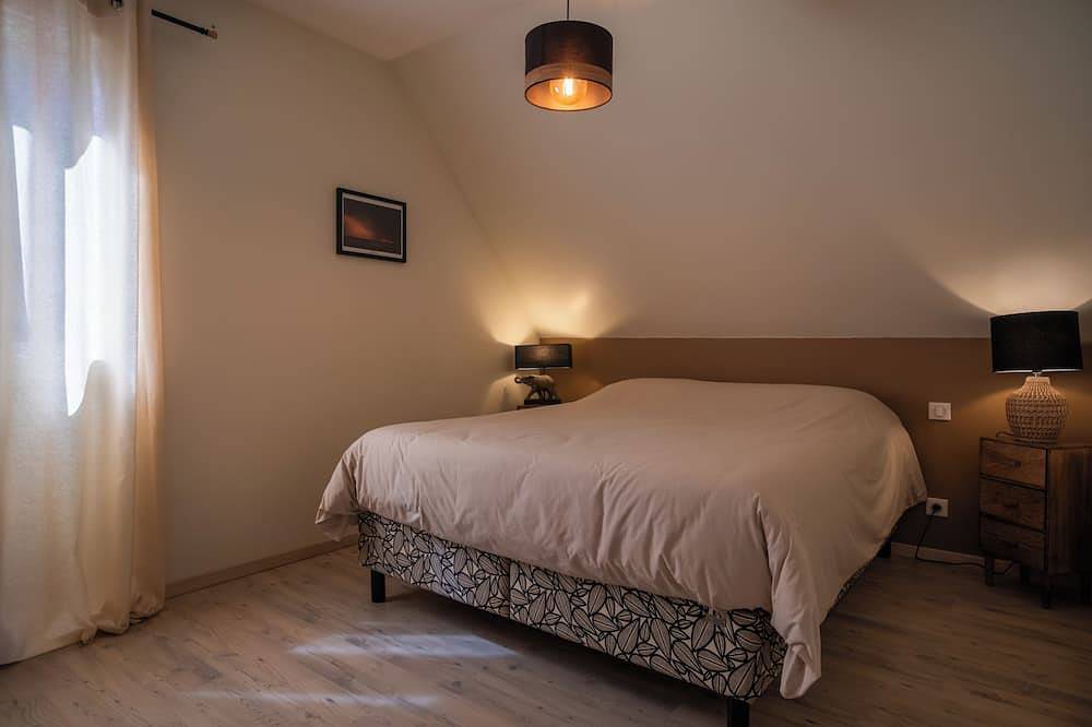 Villa 4* - 3 bedrooms - 6 pers. - Nature, comfort, garden, exceptional view at Martel in Martel, Macizo Central