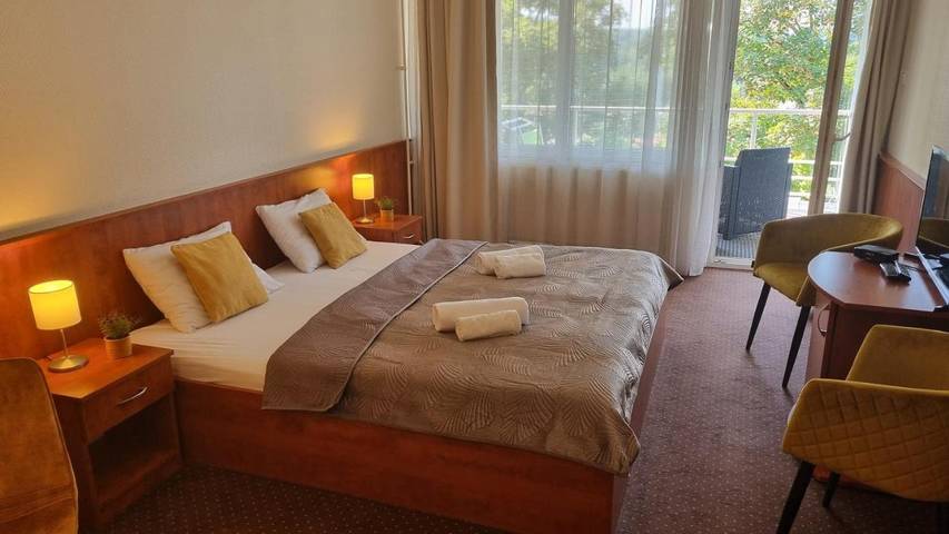 Hôtel pour 2 personnes, avec Terrasse à Tatabánya