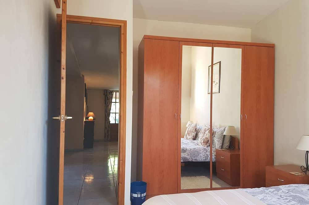 3 bedroom ground floor house on smallholding in L'Ampolla, Costa Dorada