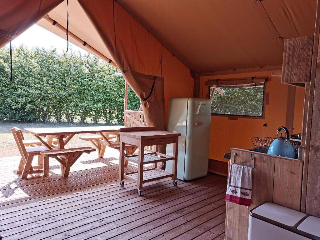 Tente Lodge 13 couchages in Vaas, Vallée de la Loire