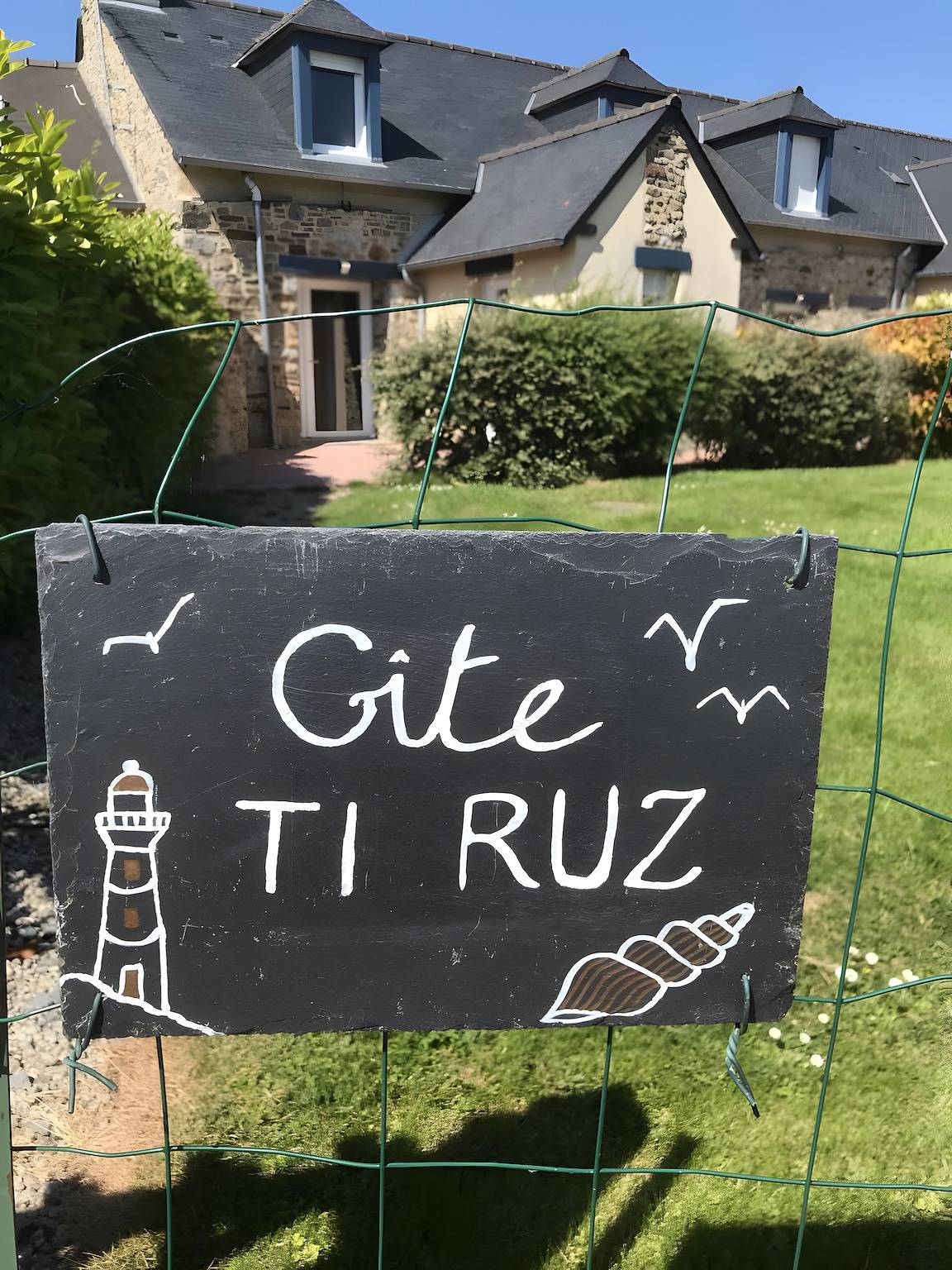 Gîte ti ruz - les gîtes de la cour chevalier in La Fresnais, Baie du Mont-Saint-Michel