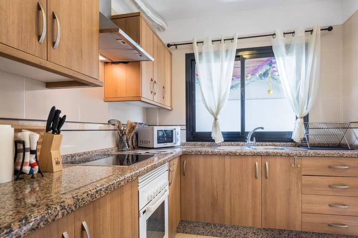 Cozy Vacation Home "Candelaria Relax" with Sea  and Mountain Views, Balcony & Terrace in Aroba, Candelaria