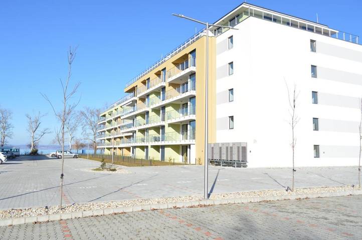Ferienwohnung für 6 Personen, mit Ausblick und Seeblick sowie Garten in Siofok