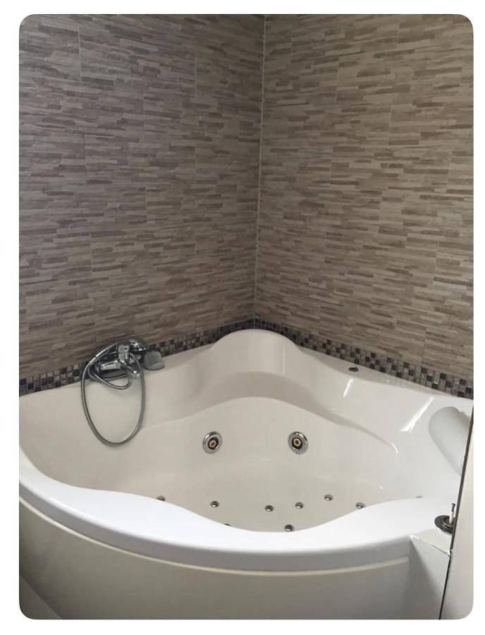 Location de vacances pour 6 personnes, avec piscine ainsi que terrasse et jacuzzi à Plaisance-du-Touch - 2