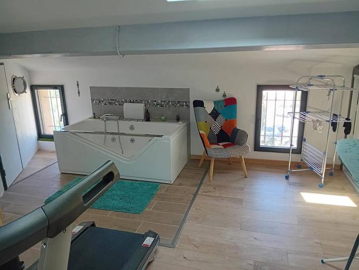 Location de vacances pour 11 personnes, avec Terrasse et Piscine dans Gare De Bandol - 4