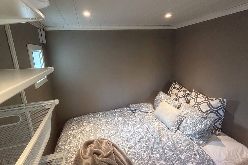 Ganze Wohnung, Charming carriage house with axes to heated pool in Råde