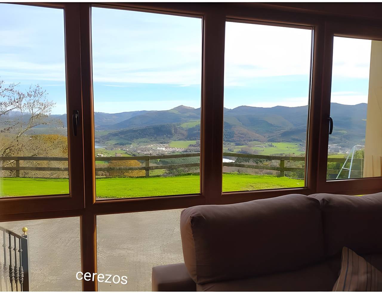 Los Cerezos Country House with Mountain Views and Private Garden in Voto, Cantabrian Coast