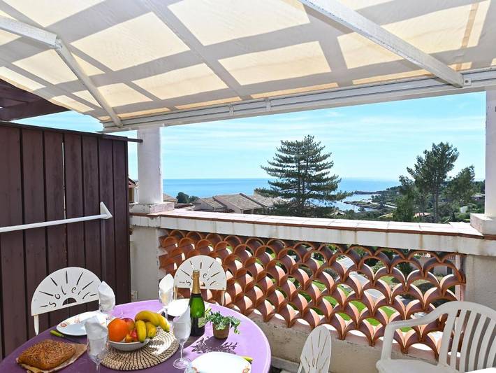 Appartement de vacances pour 6 personnes, avec jardin ainsi que piscine et terrasse