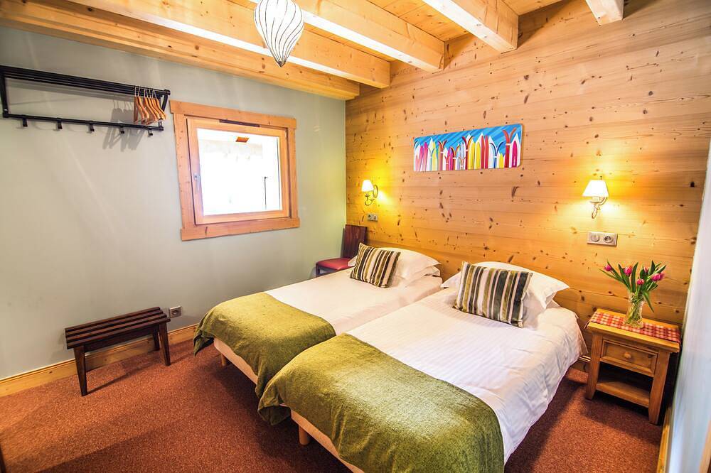 5 minutes to gondola, spectacular valley views, hot tub, Samoens/Verchaix in Verchaix, Bonneville region