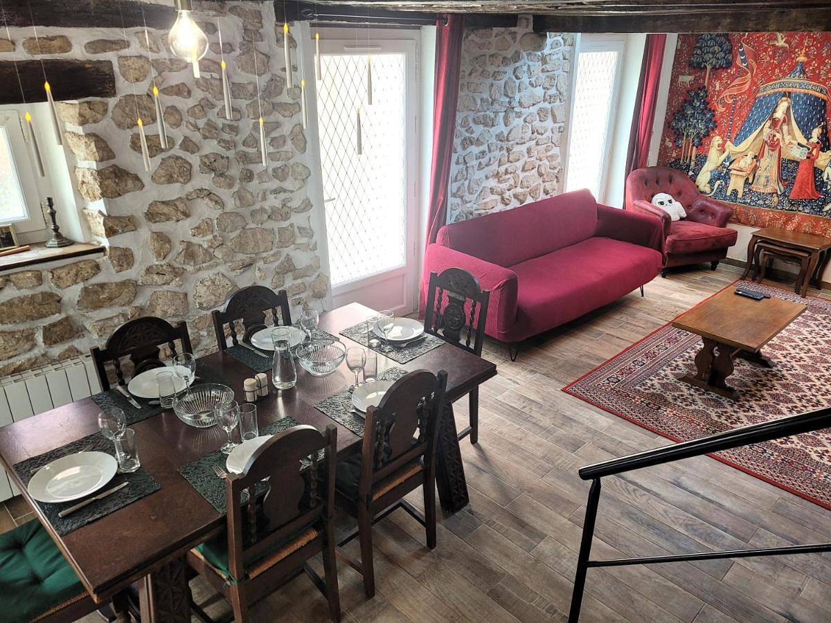 La demeure des maraudeurs -10min Disney-Jardin & Bbq in Villiers-sur-Morin, Seine-et-Marne