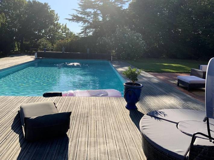 Location de vacances pour 8 personnes, avec jardin ainsi que piscine et terrasse à Nalliers - 3
