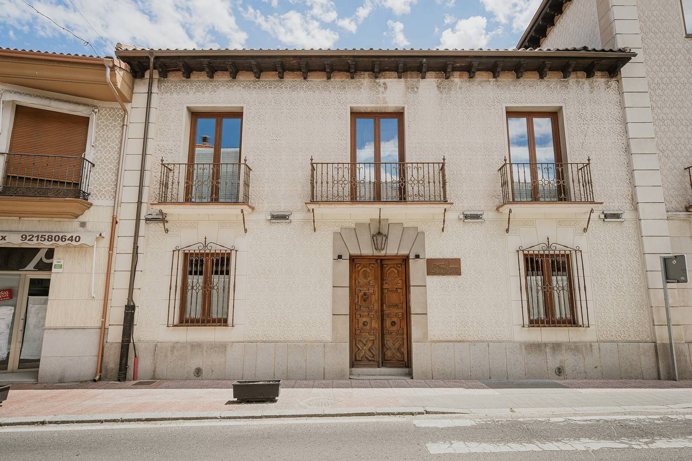 Casa Vacacional 'Villa Almudena' con Piscina Privada, Wi-Fi y Aire Acondicionado in Nava de la Asunción, Provincia de Segovia