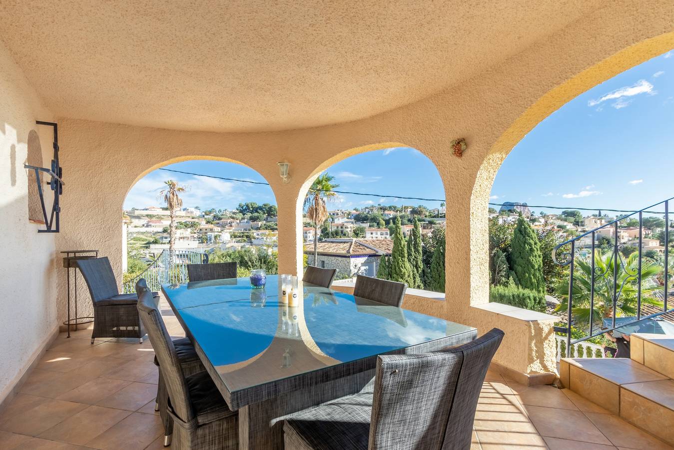 Gezinsvriendelijke Villa Valle Verde met Zwembad, Tuin en Wi-Fi in Calpe, Costa Blanca