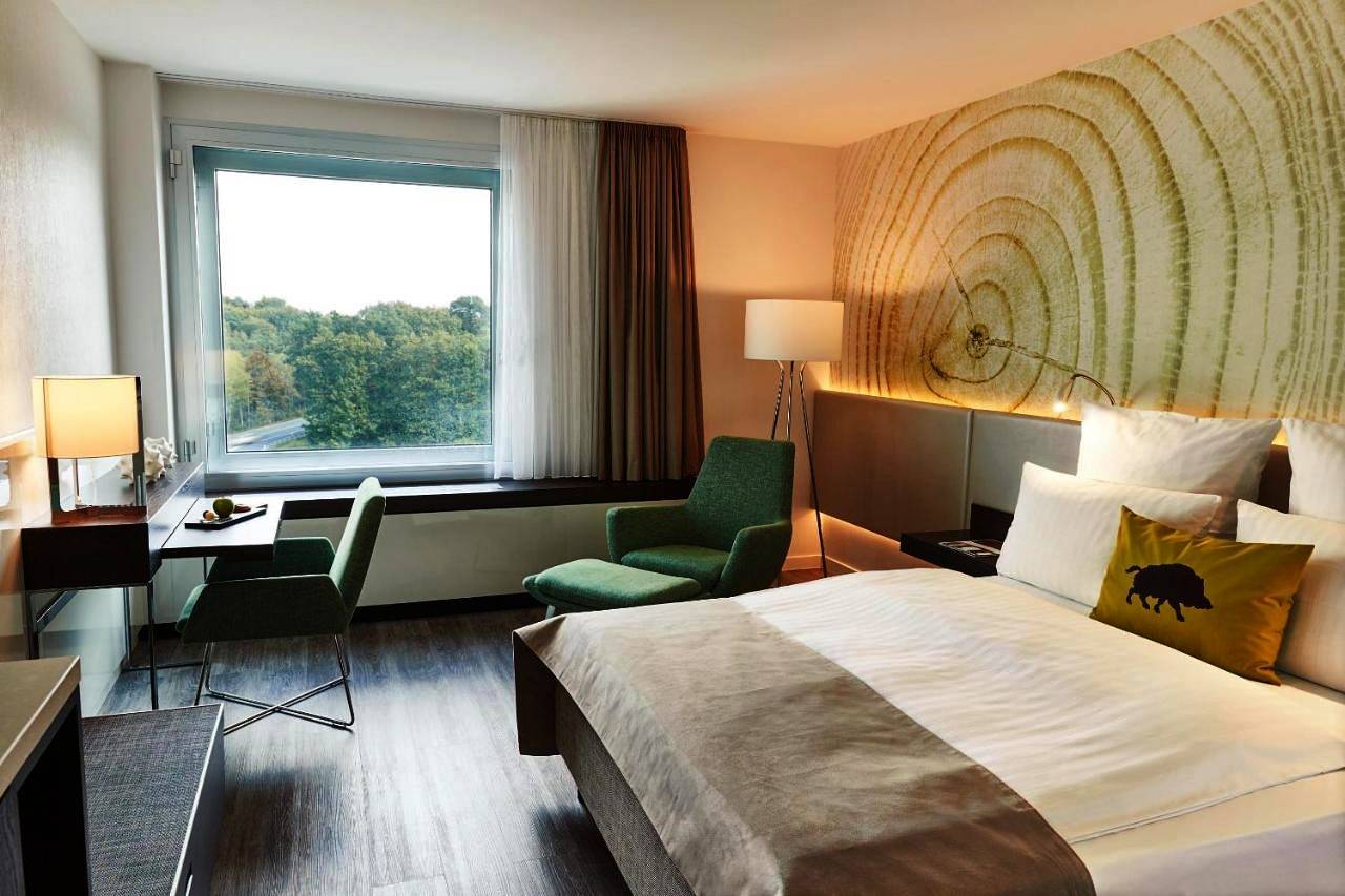 Hotel for 10 people with garden in Frankfurt am Main, South Hesse