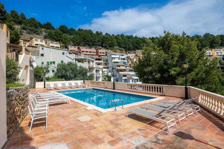 Ferienwohnung für 6 Personen, mit Balkon und Garten in Sóller