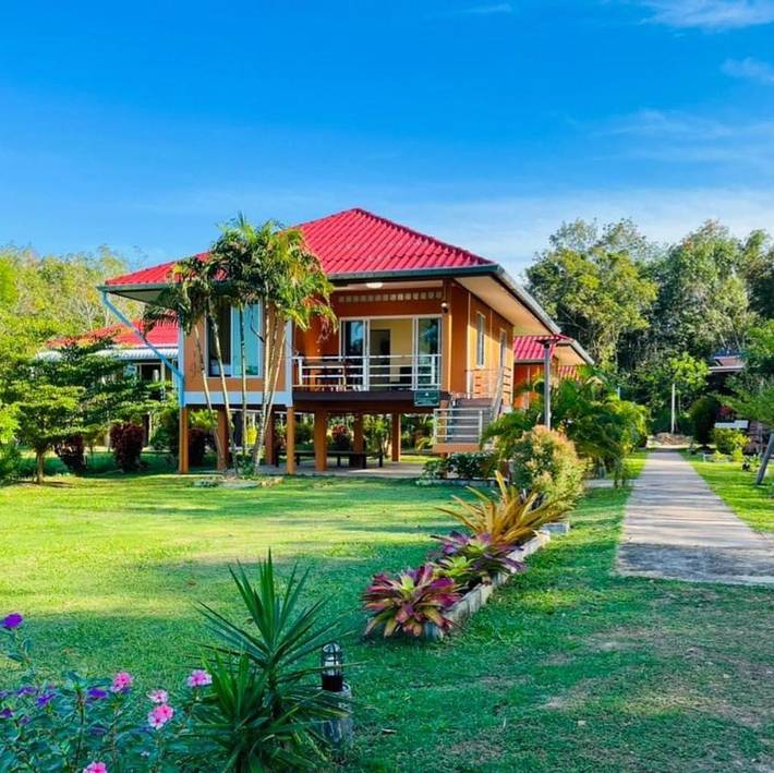 Location de vacances pour 2 personnes, avec vue et jardin dans Ko Yao Yai