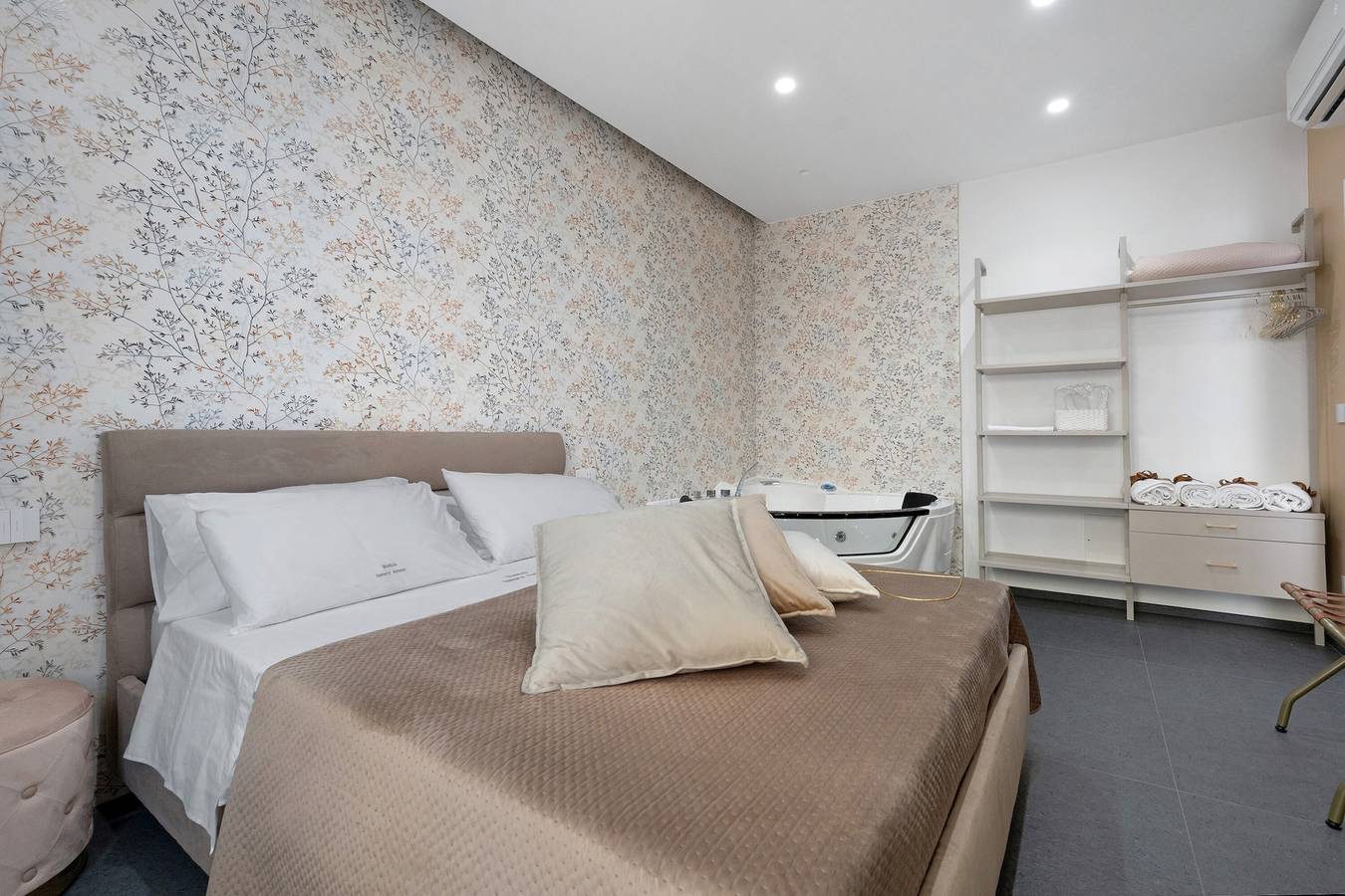 Cały apartament, Dalila's Luxury House Apartment with Wi-Fi and Air Conditioning in Torre a Mare, San Giorgio (Bari)