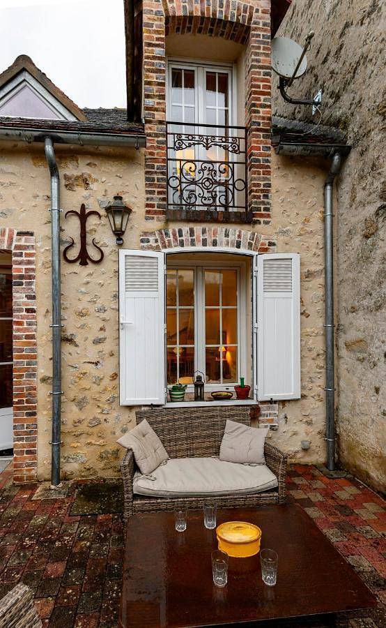 Location de vacances pour 3 personnes, avec terrasse et jardin, animaux acceptés dans Villemer - 2