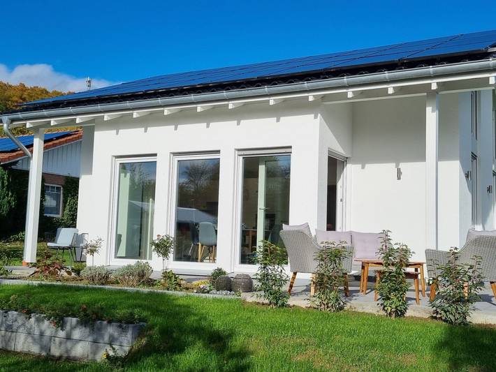 Ferienhaus für 3 Personen, mit Terrasse und Garten in Marienmünster
