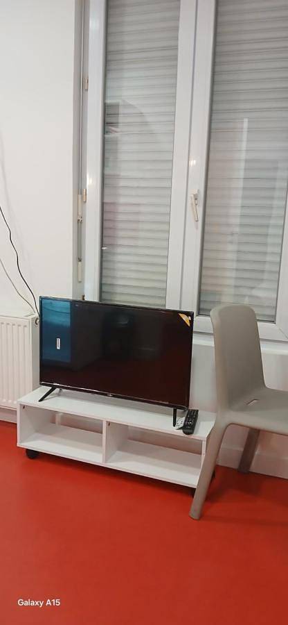 Gîte pour 2 personnes, avec vue et terrasse dans Stade Yves du Manoir - 3